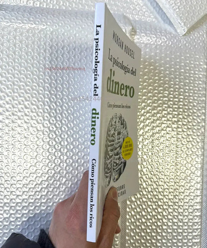 The Psychology of Money: Timeless Lessons on Wealth, Greed, and Happiness Finance Books for Adult （Spanish Language） Mysterious